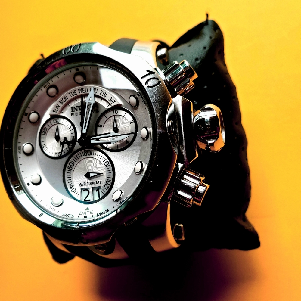 men watch